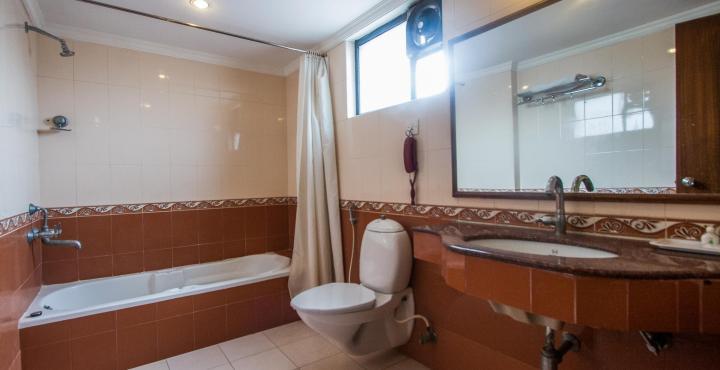 Chariot Hotel 3*