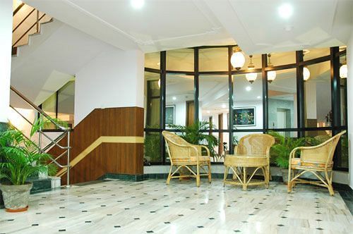 Chariot Hotel 3*